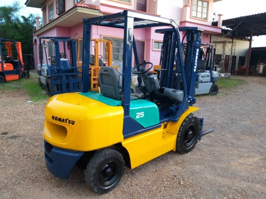 ขายรถยก KOMATSU FD25-14 เครื่องดีเซล 4D94E เสาสูง4.5เมตร เสาเข้าตู้3ท่อน ยกได้2.5ตัน เกียร์ออโต้ รถนอกนำเข้า มีเอกสารการนำเข้า ติดต่อ 098-7962549 ขายรถยก KOMATSU FD25-14 เครื่องดีเซล 4D94E เสาสูง4.5เมตร เสาเข้าตู้3ท่อน ยกได้2.5ตัน เกียร์ออโต้ รถนอกนำเข้า มีเอกสารการนำเข้า ติดต่อ 098-7962549