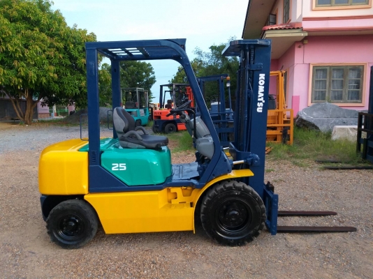 ขายรถยก KOMATSU FD25-14 เครื่องดีเซล 4D94E เสาสูง4.5เมตร เสาเข้าตู้3ท่อน ยกได้2.5ตัน เกียร์ออโต้ รถนอกนำเข้า มีเอกสารการนำเข้า ติดต่อ 098-7962549 ขายรถยก KOMATSU FD25-14 เครื่องดีเซล 4D94E เสาสูง4.5เมตร เสาเข้าตู้3ท่อน ยกได้2.5ตัน เกียร์ออโต้ รถนอกนำเข้า มีเอกสารการนำเข้า ติดต่อ 098-7962549