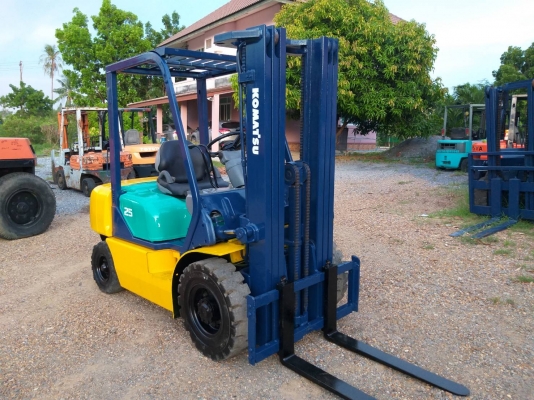 ขายรถยก KOMATSU FD25-14 เครื่องดีเซล 4D94E เสาสูง4.5เมตร เสาเข้าตู้3ท่อน ยกได้2.5ตัน เกียร์ออโต้ รถนอกนำเข้า มีเอกสารการนำเข้า ติดต่อ 098-7962549 ขายรถยก KOMATSU FD25-14 เครื่องดีเซล 4D94E เสาสูง4.5เมตร เสาเข้าตู้3ท่อน ยกได้2.5ตัน เกียร์ออโต้ รถนอกนำเข้า มีเอกสารการนำเข้า ติดต่อ 098-7962549