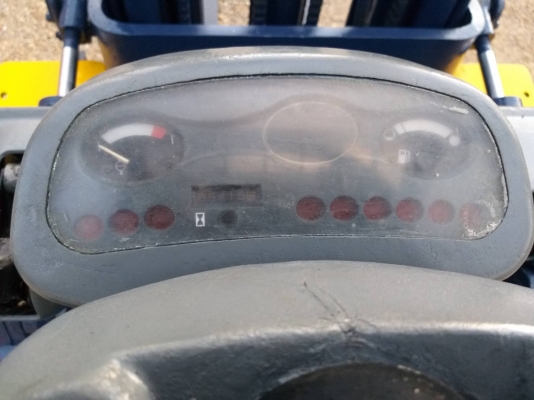 ขายรถยก KOMATSU FD25-14 เครื่องดีเซล 4D94E เสาสูง4.5เมตร เสาเข้าตู้3ท่อน ยกได้2.5ตัน เกียร์ออโต้ รถนอกนำเข้า มีเอกสารการนำเข้า ติดต่อ 098-7962549 ขายรถยก KOMATSU FD25-14 เครื่องดีเซล 4D94E เสาสูง4.5เมตร เสาเข้าตู้3ท่อน ยกได้2.5ตัน เกียร์ออโต้ รถนอกนำเข้า มีเอกสารการนำเข้า ติดต่อ 098-7962549