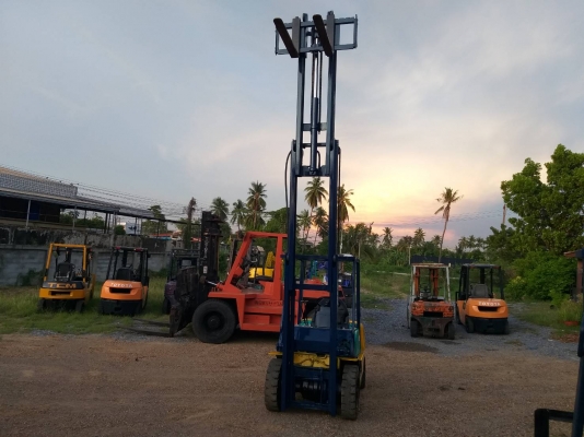 ขายรถยก KOMATSU FD25-14 เครื่องดีเซล 4D94E เสาสูง4.5เมตร เสาเข้าตู้3ท่อน ยกได้2.5ตัน เกียร์ออโต้ รถนอกนำเข้า มีเอกสารการนำเข้า ติดต่อ 098-7962549 ขายรถยก KOMATSU FD25-14 เครื่องดีเซล 4D94E เสาสูง4.5เมตร เสาเข้าตู้3ท่อน ยกได้2.5ตัน เกียร์ออโต้ รถนอกนำเข้า มีเอกสารการนำเข้า ติดต่อ 098-7962549