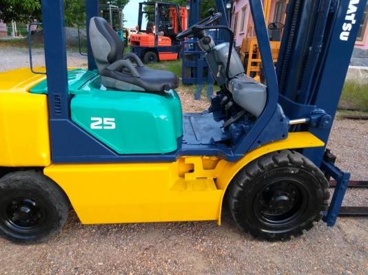 ขายรถยก KOMATSU FD25-14 เครื่องดีเซล 4D94E เสาสูง4.5เมตร เสาเข้าตู้3ท่อน ยกได้2.5ตัน เกียร์ออโต้ รถนอกนำเข้า มีเอกสารการนำเข้า ติดต่อ 098-7962549 ขายรถยก KOMATSU FD25-14 เครื่องดีเซล 4D94E เสาสูง4.5เมตร เสาเข้าตู้3ท่อน ยกได้2.5ตัน เกียร์ออโต้ รถนอกนำเข้า มีเอกสารการนำเข้า ติดต่อ 098-7962549