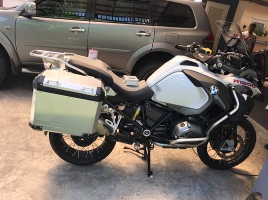 BMW R1200 GS ADVENTURE. ปี 2016 ไมล์ 5412 ของแต่งตามรูป จัดได้ 7.3 แสน รถไม่เคยล้ม ไม่มีรอย ราคา 780