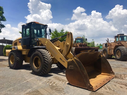 ขายรถตัก CATERPILLAR 938K นำเข้าจากญี่ปุ่น พร้อมใช้ครับ  ติดต่อ 063-9316985 ID LINE : 0639316985 ครับ