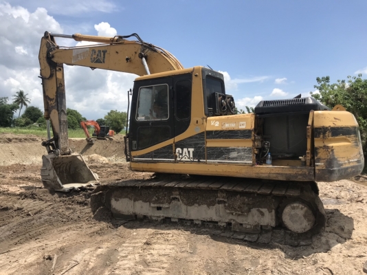ขาย 495,000 CAT 320 v 2 ไฟฟ้าครบ เครื่องดี ปั้มแรง เอวแน่น ช่วงล่างพอใช้ เอกสารซื้อขาย รถอยู่ นครปฐม 090-772-3710 090-772-3708
