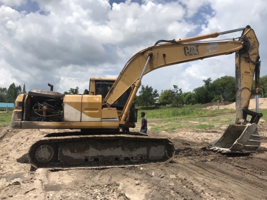 ขาย 495,000 CAT 320 v 2 ไฟฟ้าครบ เครื่องดี ปั้มแรง เอวแน่น ช่วงล่างพอใช้ เอกสารซื้อขาย รถอยู่ นครปฐม 090-772-3710 090-772-3708