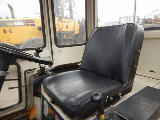 ขายรถตัก KOMATSU WA30-2 นำเข้าจากญี่ปุ่น พร้อมใช้ครับ ติดต่อ 063-9316985 ID LINE : 0639316985 ครับ