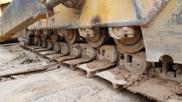 Catterpillar D6H ตามภาพตามรุ่น เกียร์ ท๊อค พร้อมใช้ เอกสารเล่ม เขี้ยวมีอันเดียว ราคา 1,100,000 โทร 0817410515