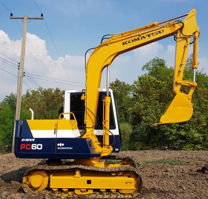 KOMATSU PC60-6 มีไลน์แย๊ก  แอร์เย็น เอกสารอินวอย์ ราคา620,000บาทเท่านั้นๆๆๆ ปทุมธานีนี้ีี่เอง  081-989-1989 หรั่งครับ