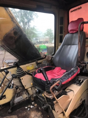 ขาย 450,000 CAT 320 v2 เครื่องดี ปั๊มแรง ไฟฟ้าตัดเอวแน่น ช่วงล่างดี รถพร้อมใช้งาน เอกสารซื้อขาย รถอยู่ นครปฐม 090-772-3710 090-772-3708