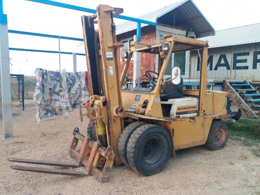 ขาย 295,000 รภฟอคร์ลิป KOMATSU FD35-4 ขนาด 3.5 ตัน ยกได้ 4 ม.งาคว่ำหงายได้ เครื่อง KOMATSU เกียร์แรง ยางดี รถพร้อมใช้งาน เอกสารซื้อขาย รถอยู่ อยุธยา 090-772-3710 090-772-3708