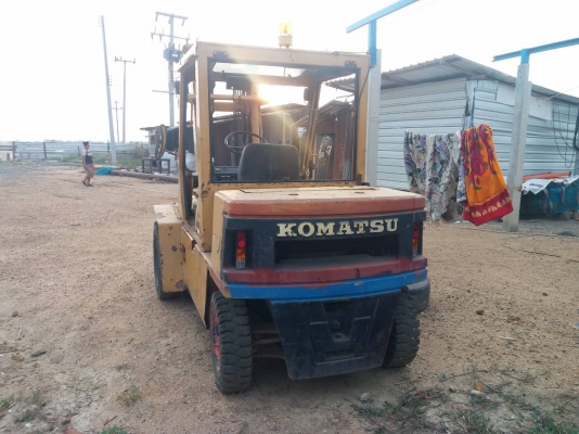 ขาย 295,000 รภฟอคร์ลิป KOMATSU FD35-4 ขนาด 3.5 ตัน ยกได้ 4 ม.งาคว่ำหงายได้ เครื่อง KOMATSU เกียร์แรง ยางดี รถพร้อมใช้งาน เอกสารซื้อขาย รถอยู่ อยุธยา 090-772-3710 090-772-3708