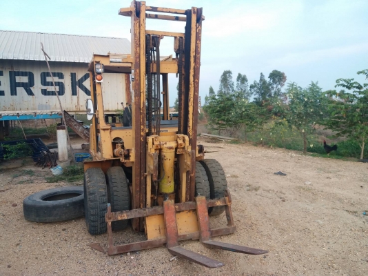 ขาย 295,000 รภฟอคร์ลิป KOMATSU FD35-4 ขนาด 3.5 ตัน ยกได้ 4 ม.งาคว่ำหงายได้ เครื่อง KOMATSU เกียร์แรง ยางดี รถพร้อมใช้งาน เอกสารซื้อขาย รถอยู่ อยุธยา 090-772-3710 090-772-3708