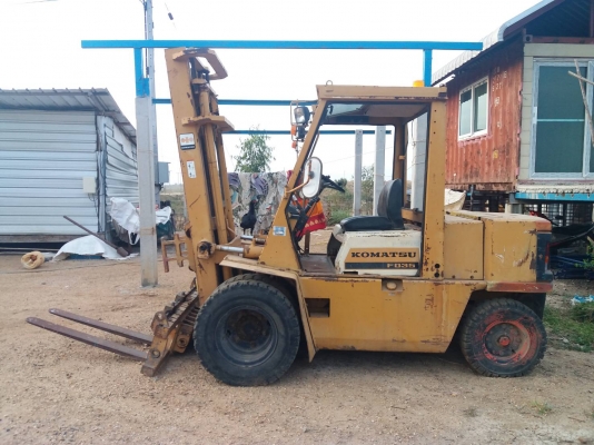 ขาย 295,000 รภฟอคร์ลิป KOMATSU FD35-4 ขนาด 3.5 ตัน ยกได้ 4 ม.งาคว่ำหงายได้ เครื่อง KOMATSU เกียร์แรง ยางดี รถพร้อมใช้งาน เอกสารซื้อขาย รถอยู่ อยุธยา 090-772-3710 090-772-3708