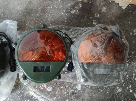 ไฟเลี้ยวรถจิ๊บแท้ มีไฟหรี่ และไฟพรางในตัว