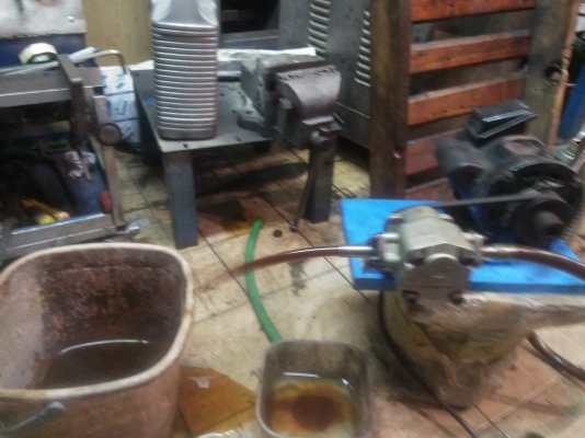 ปั๊มนํ้ามัน