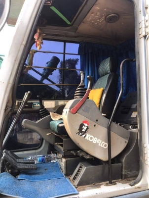 ขาย 790,000 KOBELCO sk 200-5 super ซีเรียลสูงก่อนเป็นรุ่น มาคร์ ซิกหรือรุ่น 6 มีลายหัวเจาะ มีตัวปร้บคอนโทลว่าจะขับระบบไหนปรับได้เลย เล่มทะเบียน สภาพเก่านอก ทำงาน 12,000 ชม. ไฟฟ้าครบ เครื่องดี ปั้มแรง เอวแน่น ช่วงล่างสวย รถสวยพร้อมใช้เอกสารพร้อมโอน รถอยู่