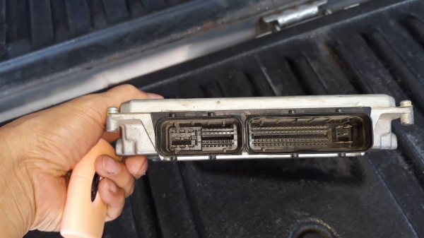 ขายด่วน กล่องไฟเครื่องยนต์ Isuzu240 อุปกรณ์ใช้งานได้ดีเยี่ยมปรกติ สภาพสวยเพียง 15000 บาท