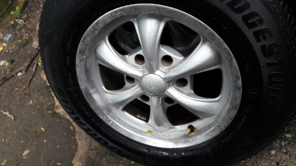 ขอบ 15 แถมยางปี 10 1 คู่ 1,500 บาท