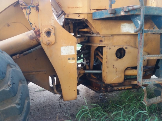 ขาย 550,000 รถตักล้อยาง KOMATSU WA 450 สภาพเก่านอก ตู้เก๋งมีแอร์ เครื่องดี เกียร์แรง เอวแน่น แขนตักสวย บุ้งกี๋สวย ยางดี รถสวยพร้อมใช้ เอกสารซื้อขาย รถอยู่ อยุธยา 090-772-3710 090-772-3708