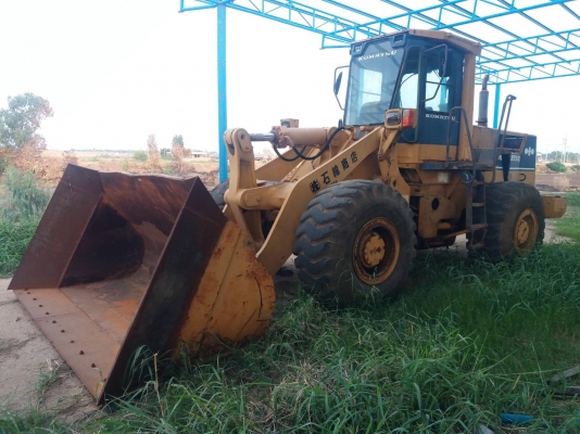 ขาย 550,000 รถตักล้อยาง KOMATSU WA 450 สภาพเก่านอก ตู้เก๋งมีแอร์ เครื่องดี เกียร์แรง เอวแน่น แขนตักสวย บุ้งกี๋สวย ยางดี รถสวยพร้อมใช้ เอกสารซื้อขาย รถอยู่ อยุธยา 090-772-3710 090-772-3708