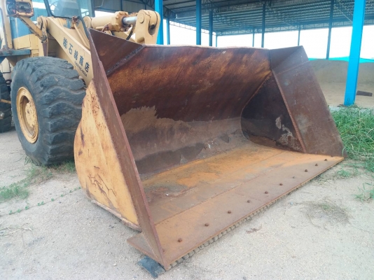 ขาย 550,000 รถตักล้อยาง KOMATSU WA 450 สภาพเก่านอก ตู้เก๋งมีแอร์ เครื่องดี เกียร์แรง เอวแน่น แขนตักสวย บุ้งกี๋สวย ยางดี รถสวยพร้อมใช้ เอกสารซื้อขาย รถอยู่ อยุธยา 090-772-3710 090-772-3708