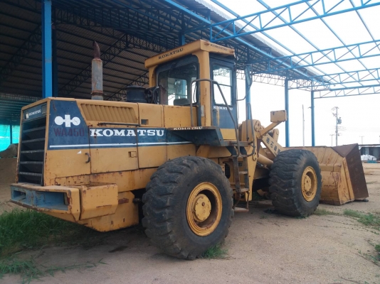 ขาย 550,000 รถตักล้อยาง KOMATSU WA 450 สภาพเก่านอก ตู้เก๋งมีแอร์ เครื่องดี เกียร์แรง เอวแน่น แขนตักสวย บุ้งกี๋สวย ยางดี รถสวยพร้อมใช้ เอกสารซื้อขาย รถอยู่ อยุธยา 090-772-3710 090-772-3708