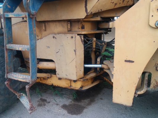 ขาย 550,000 รถตักล้อยาง KOMATSU WA 450 สภาพเก่านอก ตู้เก๋งมีแอร์ เครื่องดี เกียร์แรง เอวแน่น แขนตักสวย บุ้งกี๋สวย ยางดี รถสวยพร้อมใช้ เอกสารซื้อขาย รถอยู่ อยุธยา 090-772-3710 090-772-3708