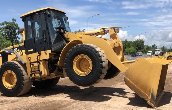 ขายรถตักล้อยาง CAT 950G นำเข้าเองจากญี่ปุ่น สภาพสวยพร้อมใช้ มีVDOการทำงานครับ