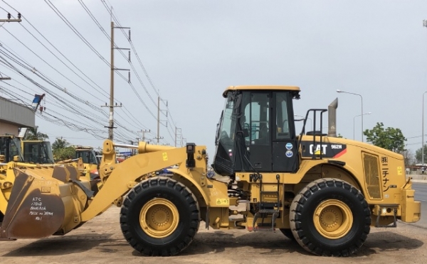 ขายรถตักล้อยาง CAT 962H นำเข้าเองจากญี่ปุ่น สภาพสวยพร้อมใช้ มีVDOการทำงานครับ