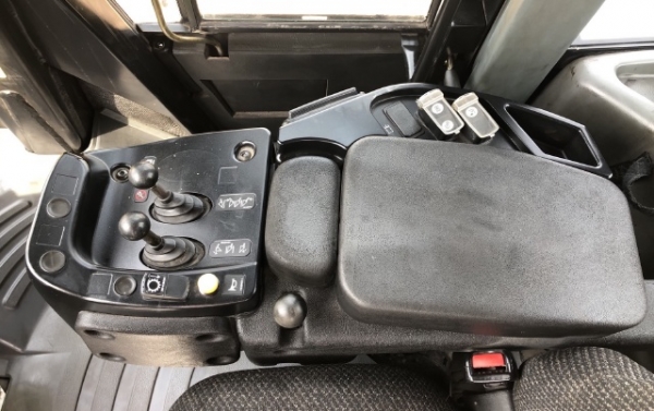 ขายรถตักล้อยาง CAT 962H นำเข้าเองจากญี่ปุ่น สภาพสวยพร้อมใช้ มีVDOการทำงานครับ