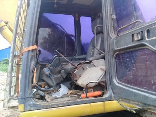 ขายKOMATSU PC200-6 เอกสารเล่มทะเบียน 620,000 ต่อรอง