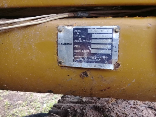 ขายKOMATSU PC200-6 เอกสารเล่มทะเบียน 620,000 ต่อรอง