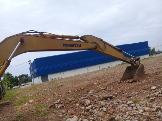 ขายKOMATSU PC200-6 เอกสารเล่มทะเบียน 620,000 ต่อรอง