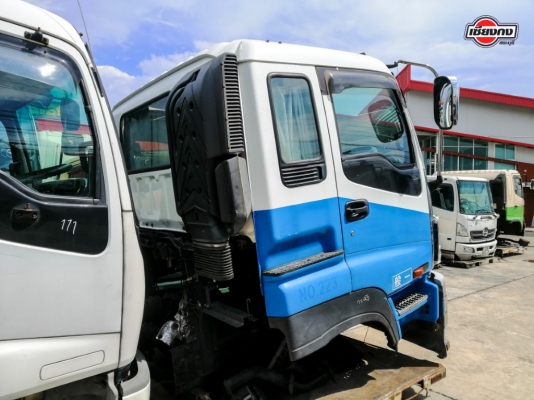 หัวเก๋ง ISUZU GIGA  สภาพแจ่ม สีฟ้าขาว