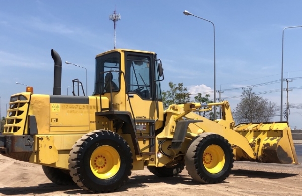 ขายรถตักล้อยาง KOMATSU WA200-3E แขนยาวพิเศษ รถนอกนำเข้าจากญี่ปุ่น สภาพสวยพร้อมใช้