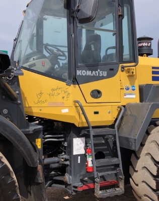 ขายรถตักล้อยาง KOMATSU WA320-7 ปี 2016 นำเข้าเองจากญี่ปุ่น สภาพสวยพร้อมใช้ มีVDOการทำงานครับ