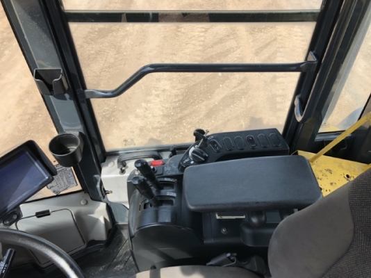 ขายรถตักล้อยาง KOMATSU WA320-7 ปี 2016 นำเข้าเองจากญี่ปุ่น สภาพสวยพร้อมใช้ มีVDOการทำงานครับ