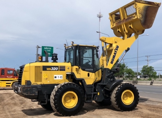 ขายรถตักล้อยาง KOMATSU WA320-7 ปี 2016 นำเข้าเองจากญี่ปุ่น สภาพสวยพร้อมใช้ มีVDOการทำงานครับ
