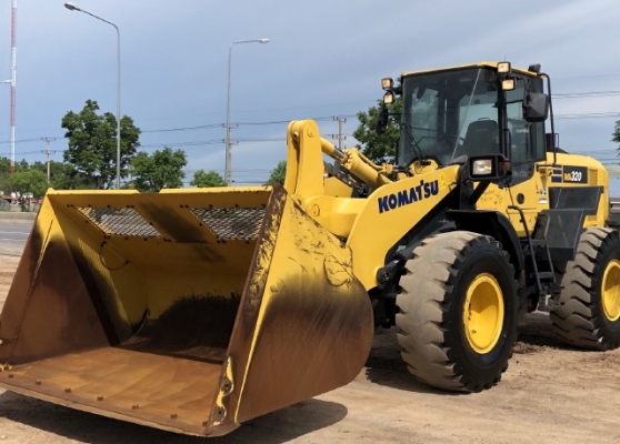 ขายรถตักล้อยาง KOMATSU WA320-7 ปี 2016 นำเข้าเองจากญี่ปุ่น สภาพสวยพร้อมใช้ มีVDOการทำงานครับ