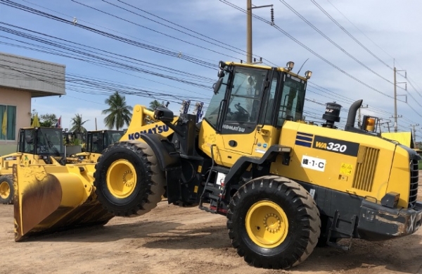 ขายรถตักล้อยาง KOMATSU WA320-7 ปี 2016 นำเข้าเองจากญี่ปุ่น สภาพสวยพร้อมใช้ มีVDOการทำงานครับ