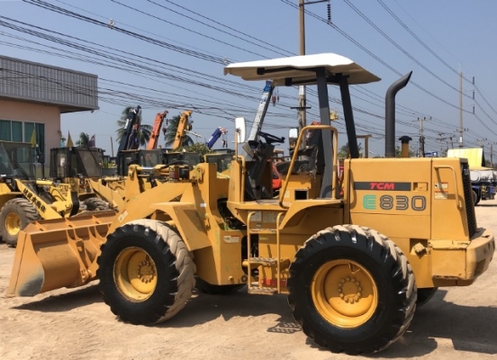 ขายรถตักล้อยาง TCM E830 นำเข้าเองจากญี่ปุ่น สภาพสวยพร้อมใช้ มีVDOการทำงานครับ