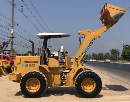 ขายรถตักล้อยาง TCM E830 นำเข้าเองจากญี่ปุ่น สภาพสวยพร้อมใช้ มีVDOการทำงานครับ