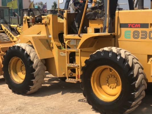 ขายรถตักล้อยาง TCM E830 นำเข้าเองจากญี่ปุ่น สภาพสวยพร้อมใช้ มีVDOการทำงานครับ
