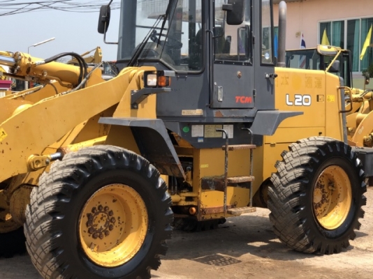 ขายรถตักล้อยาง TCM L20-3 (เทียบเท่า WA200) นำเข้าเองจากญี่ปุ่น สภาพสวยพร้อมใช้ มีVDOการทำงานครับ