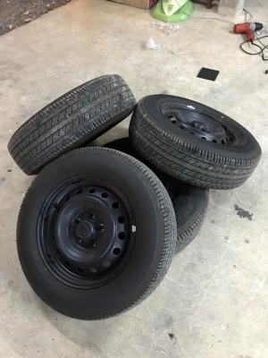ล้อกะทะรีโว่+ยางดันรอป215/65/16ปี19 ป้ายแดง เส้นสีชัดเจน แยกหรือยกได้หมด โทร0879050181.ส่งได้ครับ