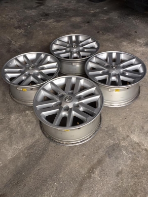 ชุดที่5 ล้อฟอจูนเนอร์17 ไม่ซ่อมคตดุ้ง มีลอยตามใช้งานเล็กน้อย สนใจโทร0879050181.ส่งได้ทั่วไทย