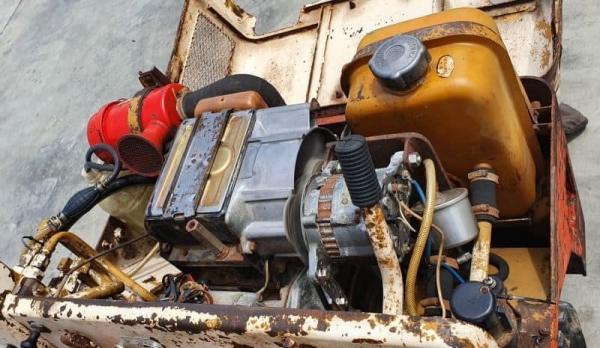 SK04 ราคา 125,000 บาทตักยก0.8ตันคิวยกสูง2.5เมตร        รถขับเคลื่อน4ล้อ  ระบบเกียทอกร  ถนอกเพื่งนำเข้ามายังไม่เคยใช้งานในเมืองไทยเลย   รุ่นใหม่ขายถูกๆๆรุ่นใหม่ เอกสารอินวอยล์  เครื่องดีเซล  2สูบ2D94   รถแรงประหยัดนำมัน สนใจโทร  081-989-1989 หรั่งครับ