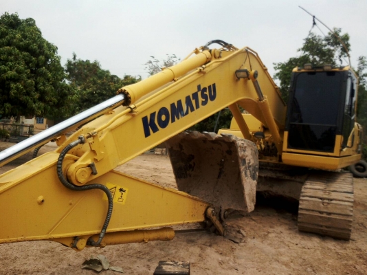 ขายดาวน์ KOMATSU PC200-8 MO สภาพสวยค่ะ