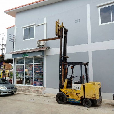 รถโฟล์คลิฟท์ tcm 3.6 ตันเครื่องยนต์ดีเซลเสาสูง 4.5 เมตรสไลค์แผงงา